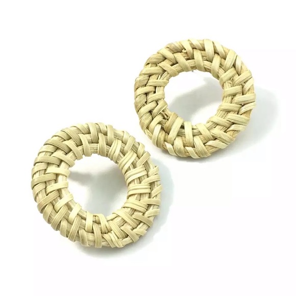 Wood Straw Rattan Knit Stud Earrings - Picture 4 of 6